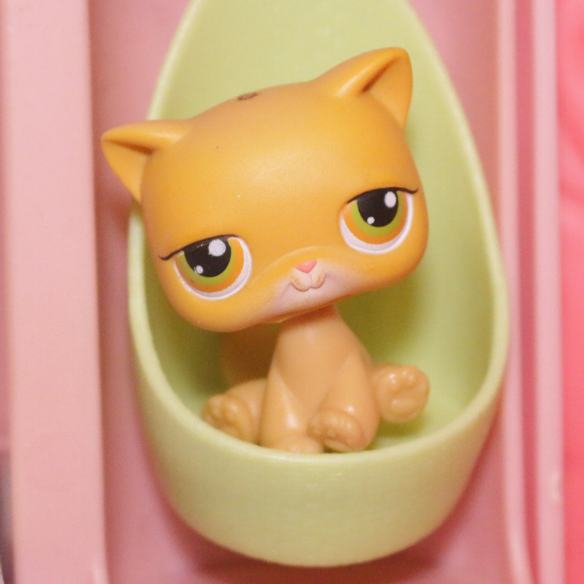 LPS #0078 Sitting Cat (Missing Hair)