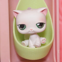 LPS #0148 Sitting Cat (Missing Hair)